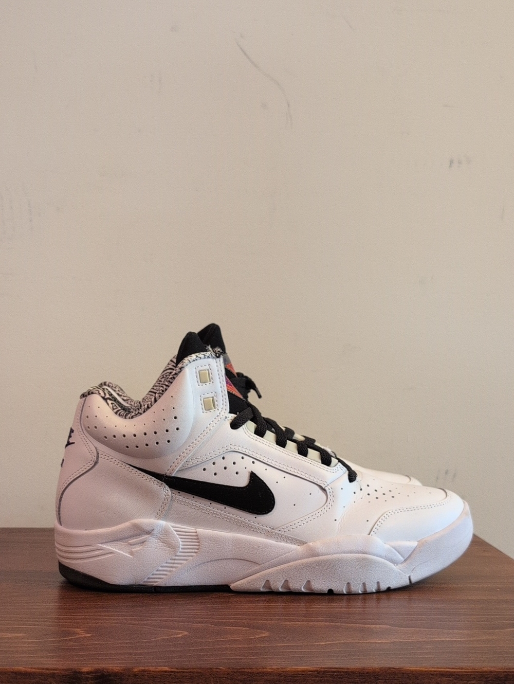 Nike Air Flight Lite Mid Sz 10